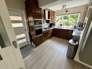 Kitchen- click for photo gallery
